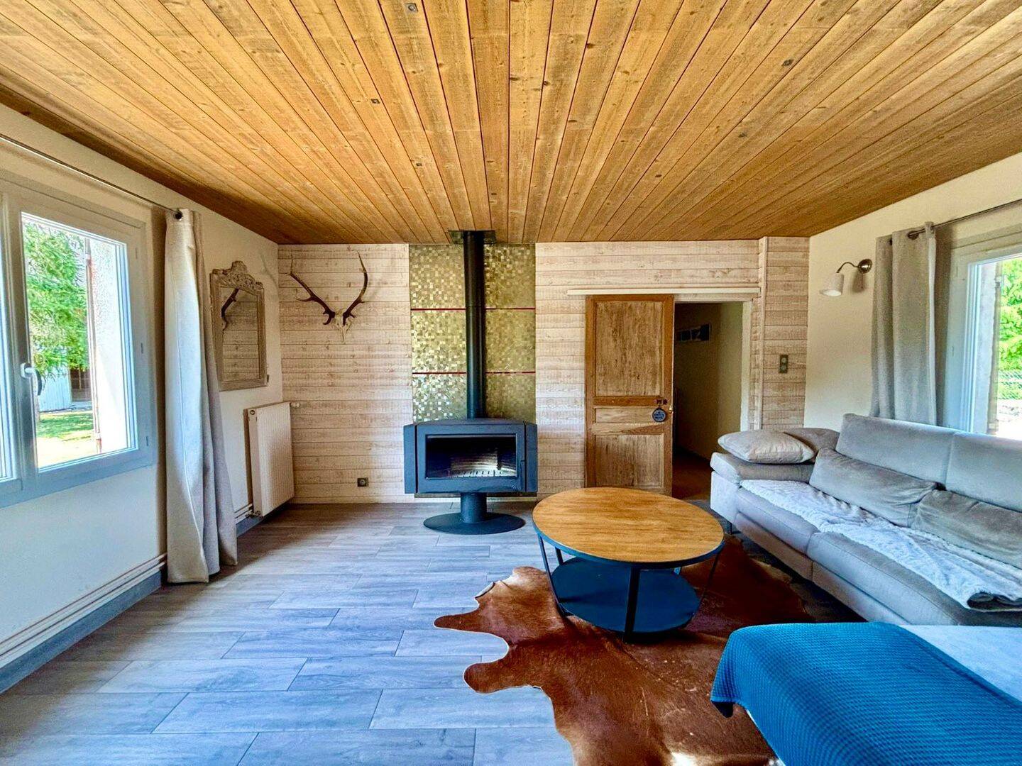 Salon - maison à Les Ormes