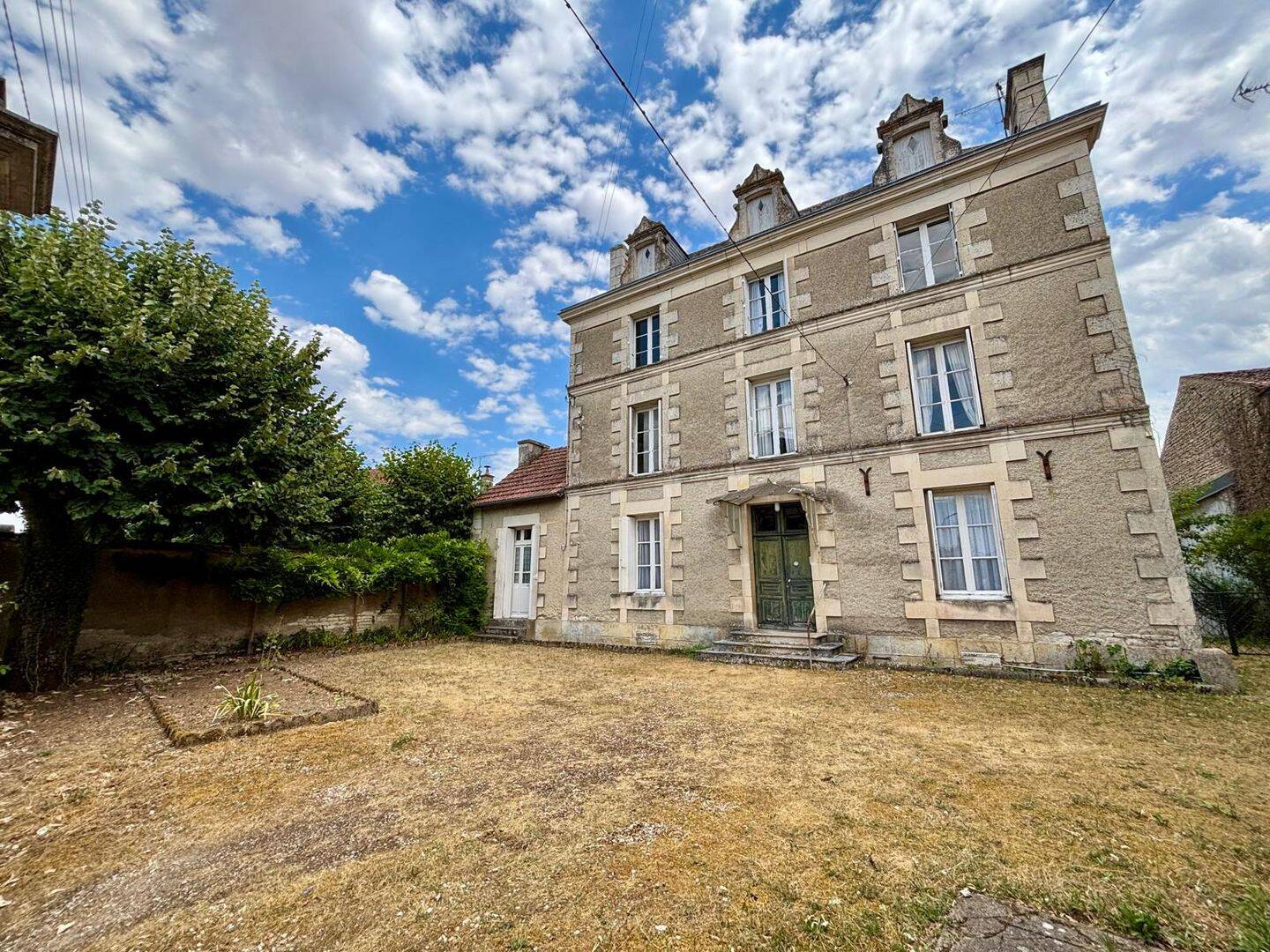 Façade de la maison - maison à Neuville-de-Poitou