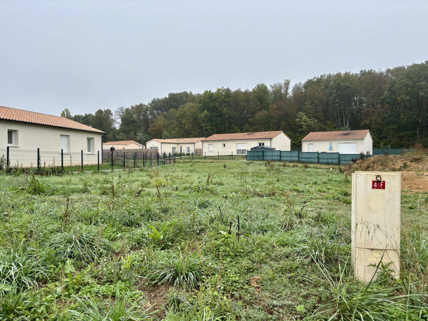 Jardin - terrain à Saint-Julien-l'Ars